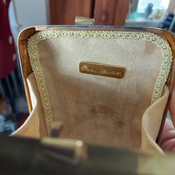 Miriam Marshall - Picture 11 of 14